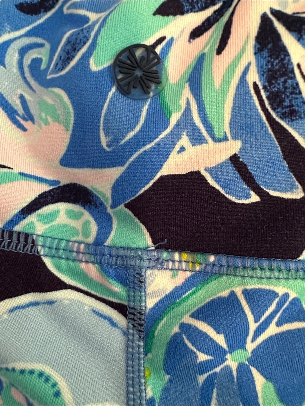 Lilly Pulitzer Luxletic Weekender High Rise Legging Weekender High Rise Floral - Picture 7 of 9